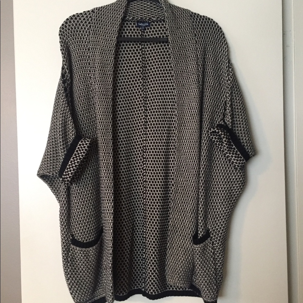 •Splendid Sweater• - Picture 3 of 6